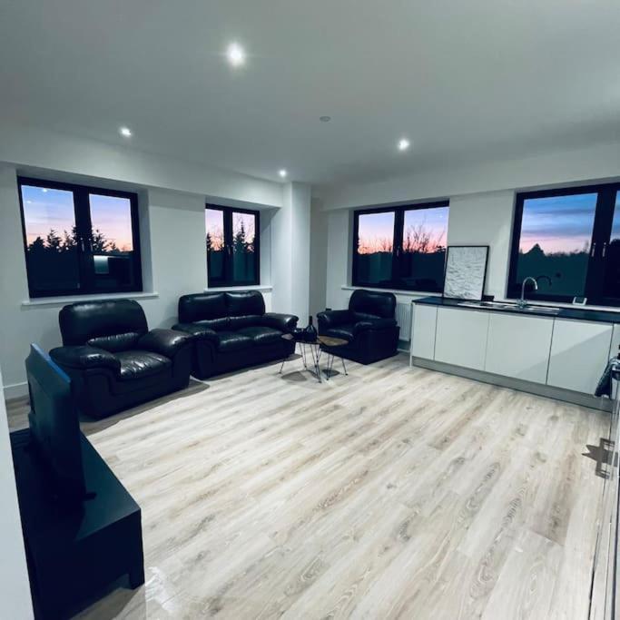 New One Bedroom Luxury Apartment In Solihull Exterior foto