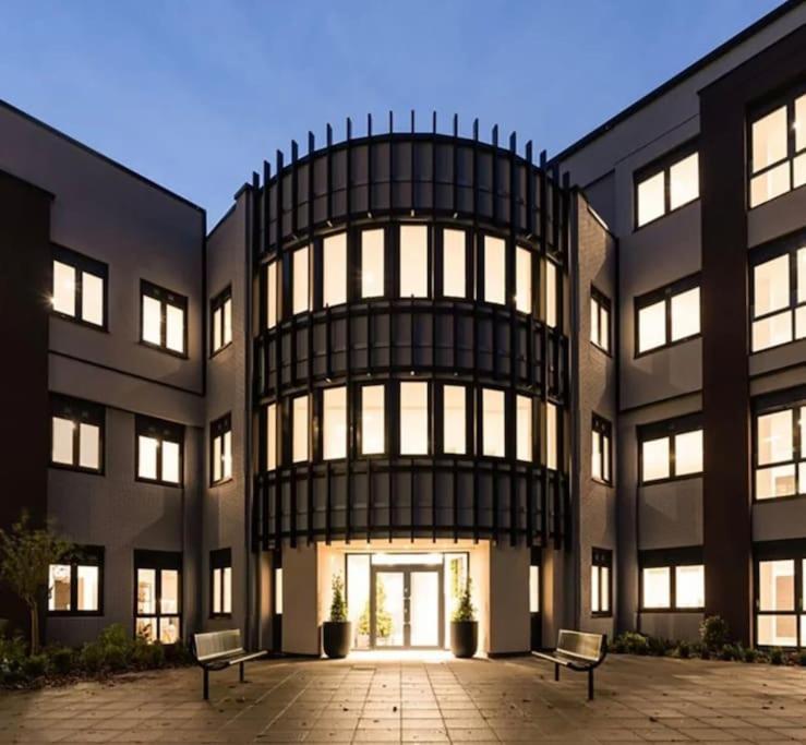 New One Bedroom Luxury Apartment In Solihull Exterior foto