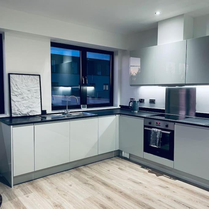 New One Bedroom Luxury Apartment In Solihull Exterior foto